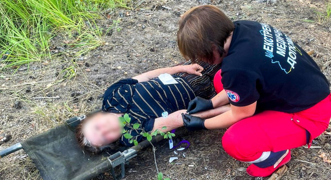 На Рівненщині пенсіонерка провела добу у болоті: збирала журавлину