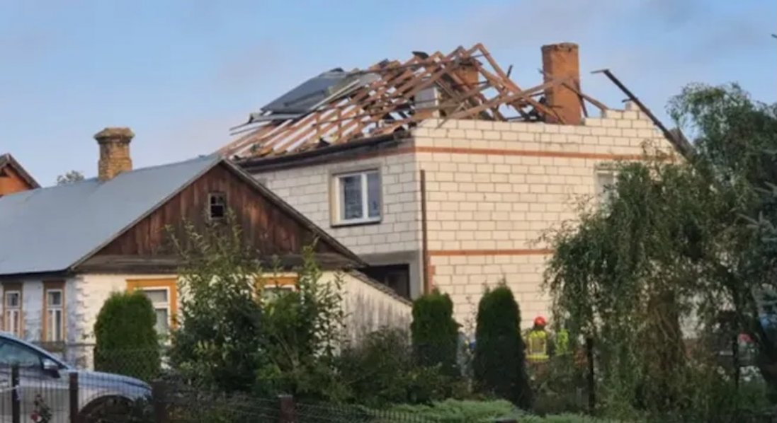 У Польщі уламки дрона рф впали на житловий будинок