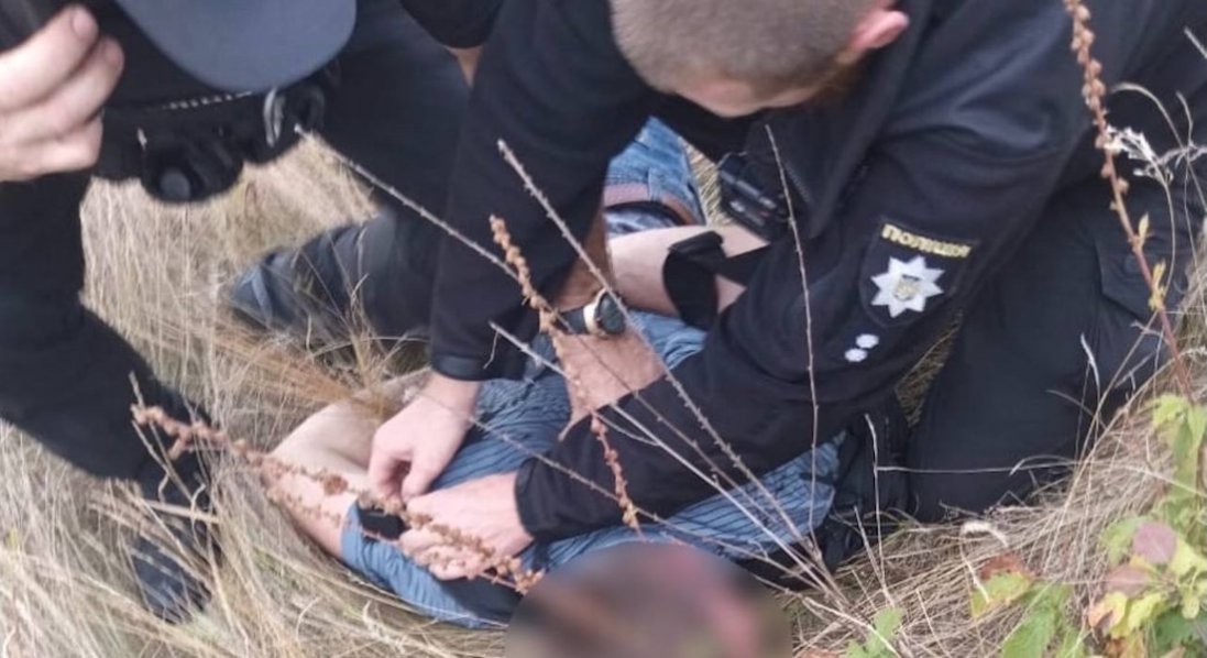 На Вінниччині знайшли зарізаними двох школярів