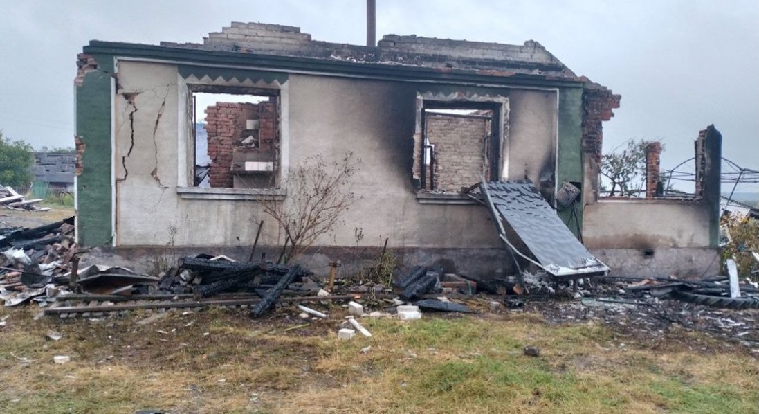 На Волині з літака впав боєприпас і знищив будинок