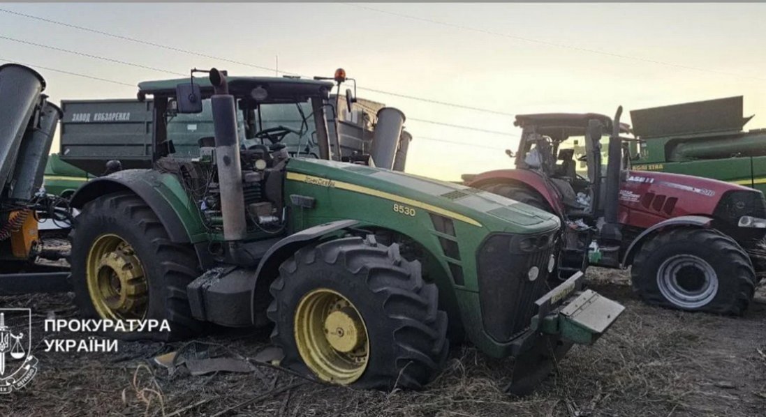 На Сумщині окупанти вдарили ракетою по полю, де збирали врожай