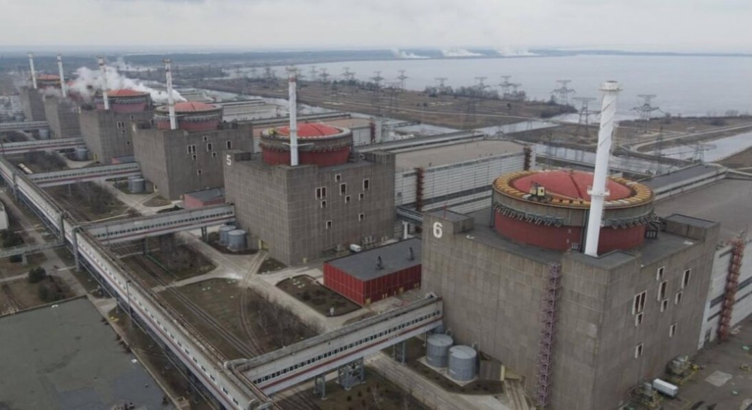 Повідомили про обстріли біля Запорізької АЕС