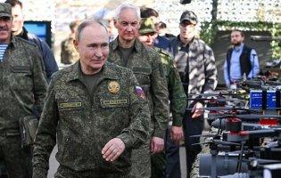 На завершення російсько-білоруських навчань путін з'явився у військовій формі