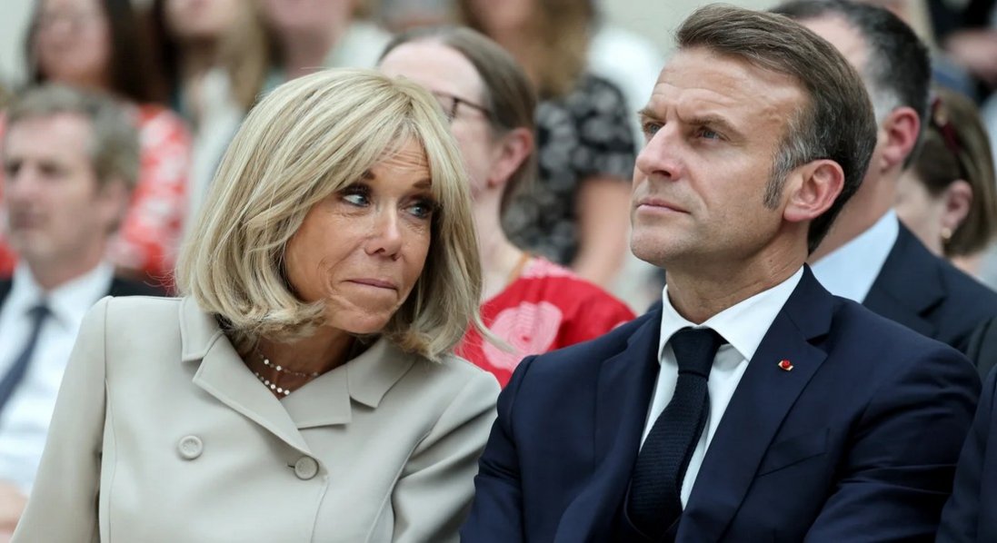 Макрон надасть суду докази, що його дружина - жінка