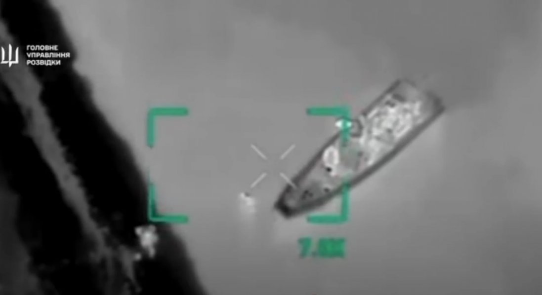 Бійці ГУР знищили тягач окупантів ДТ-10 «Витязь»