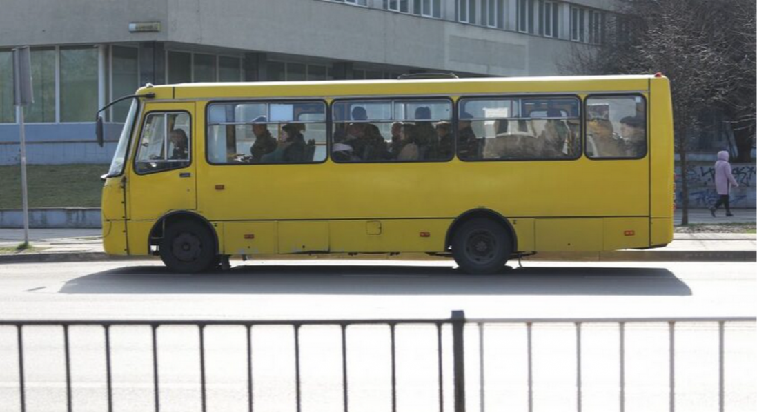 У Львові пасажир автобуса випав і помер