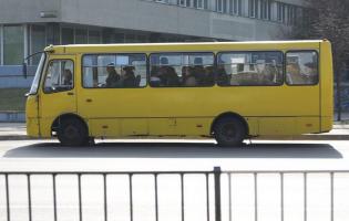 У Львові пасажир автобуса випав і помер