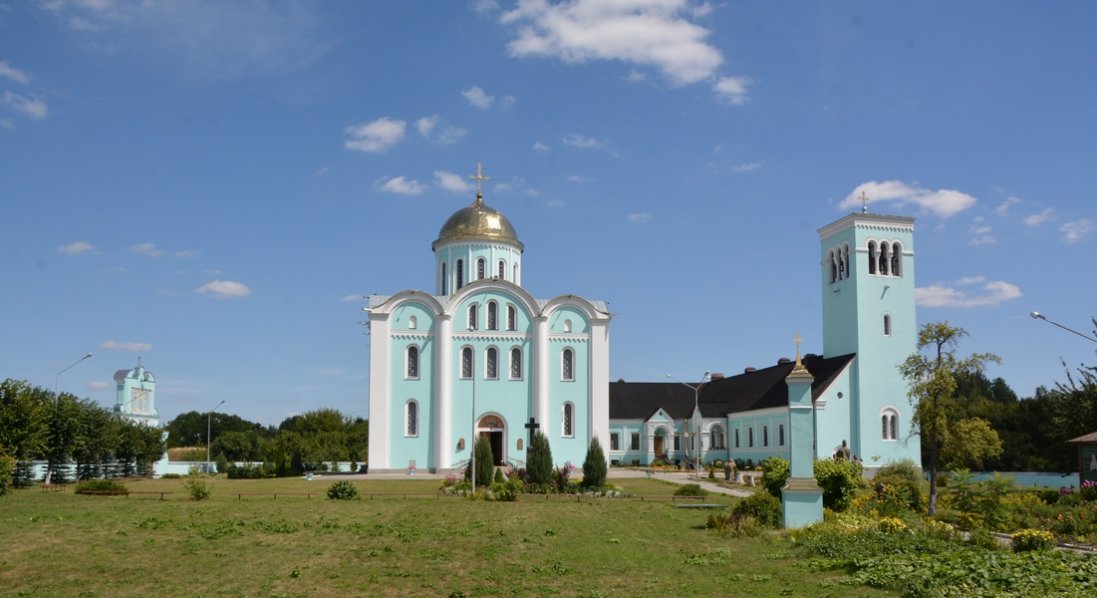 Клірики собору у Володимирі завалюють суди новими позовами