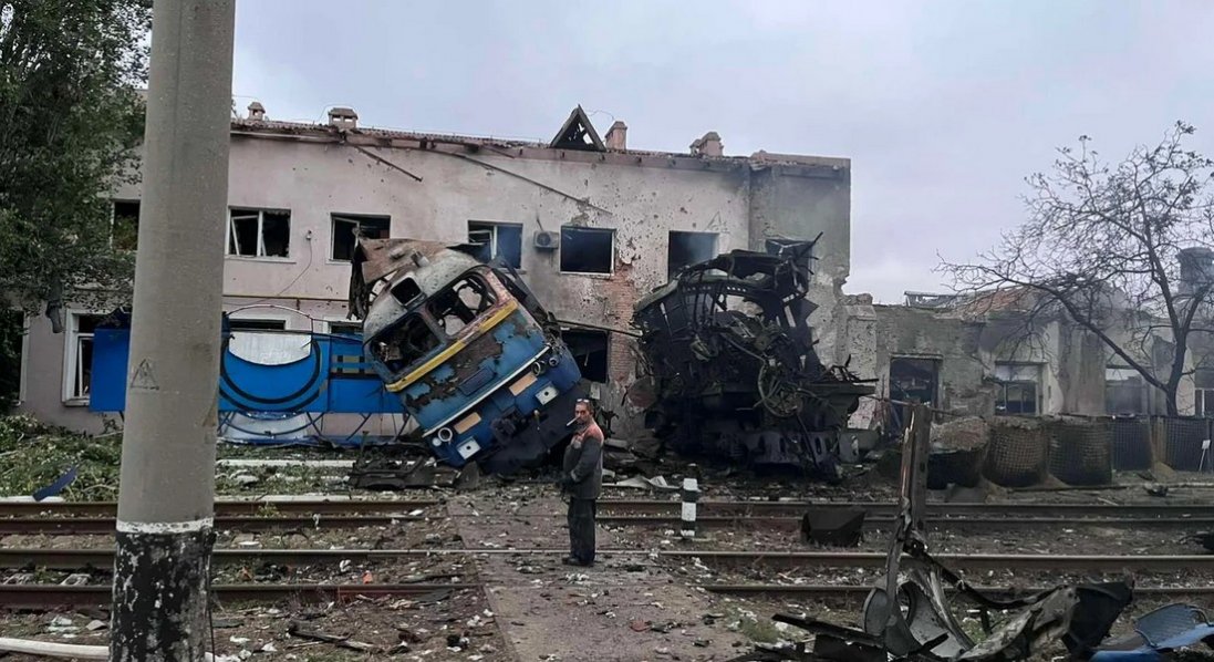 В Одесі росіяни вдарили по залізничному депо