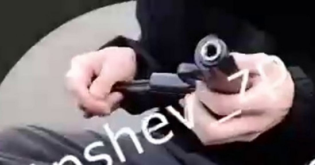 У Запоріжжі підлітки погрожували відкрити вогонь по пенсіонерках