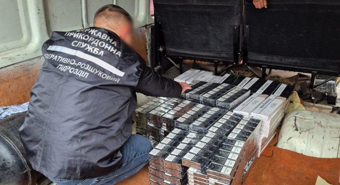 Волинські оперативники вилучили в мешканця Одещини тютюну на 2,2 млн