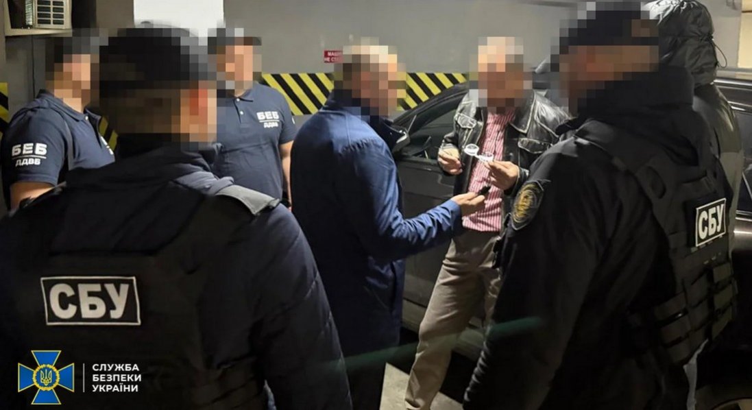 У веденні бізнесу на окупованій Луганщині підозрюють посадовця БЕБ