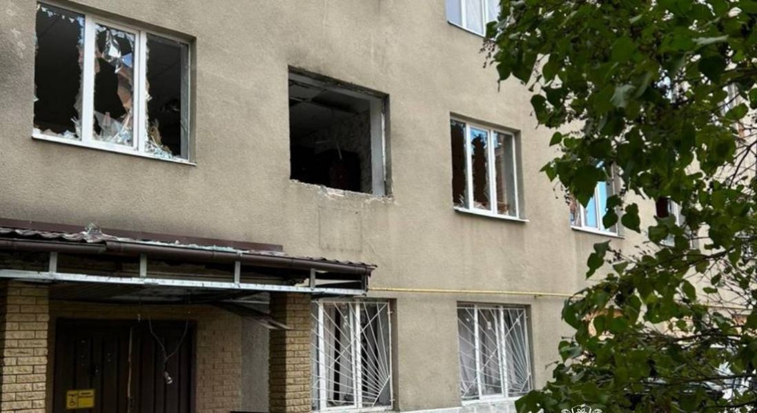 У Харкові росіяни вдарили дроном по гуртожитку