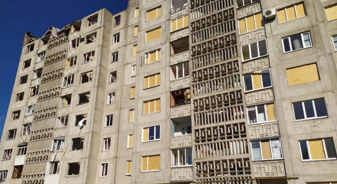 У Луцьку триває демонтаж секції будинку на Озерецькій після атаки рф