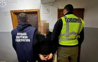 Волинянку викрили на збуті психотропів та втягненні в заняття проституцією