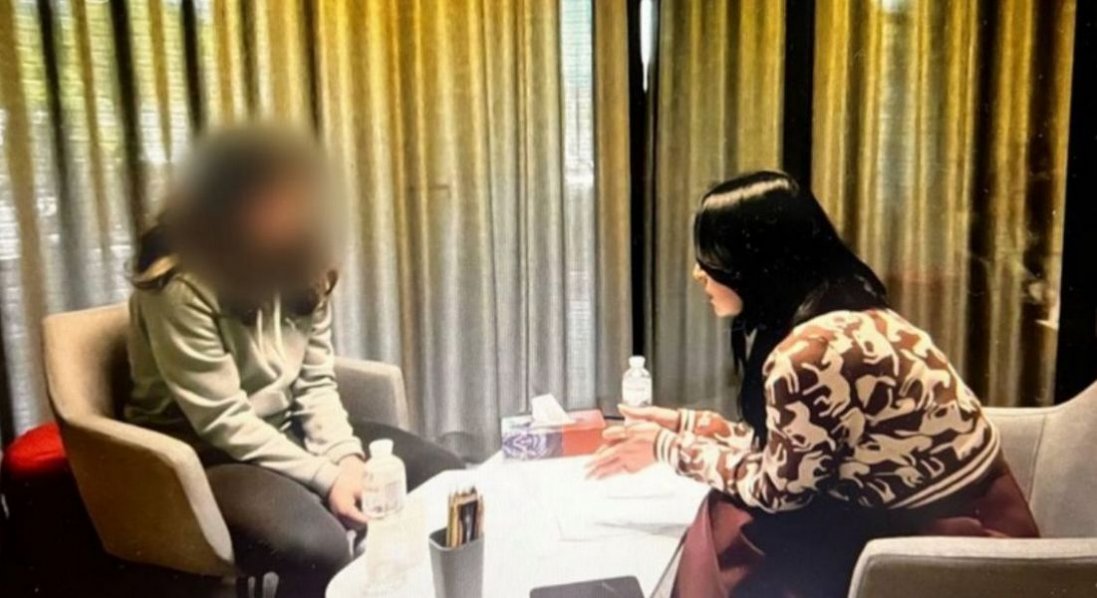 На Київщині жінка допомагала співмешканцю ґвалтувати доньку