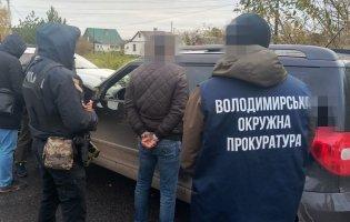 $7000 за переправлення в білорусь: на Волині повідомили про підозру директору благодійного фонду