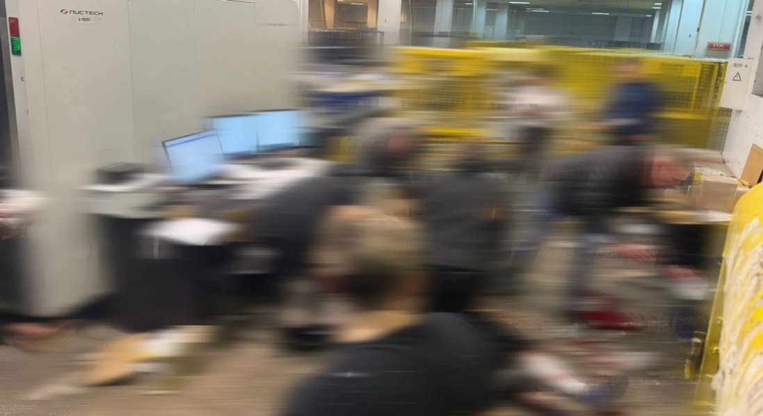 У Києві на пошті вибухнула посилка