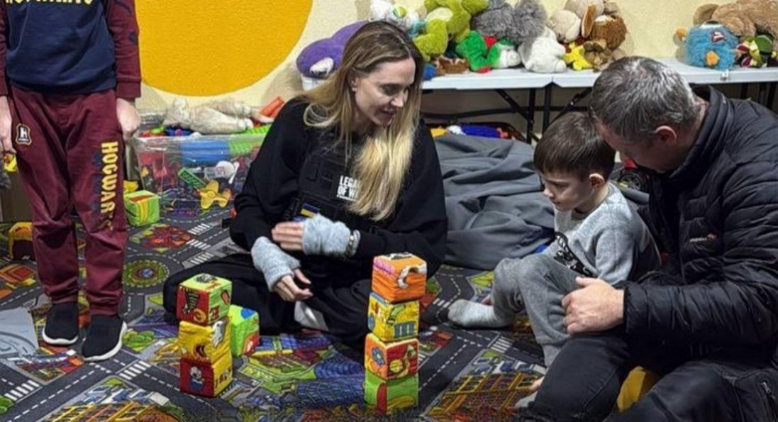 Відомі деталі несподіваного візиту Анджеліни Джолі в Україну