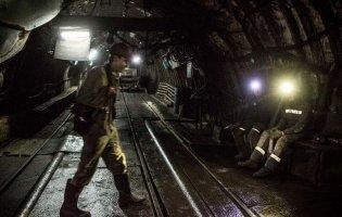 Майже 2600 гірників під землею: на Дніпропетровщині росія знеструмила шахти