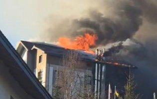 У Буковелі горить готель