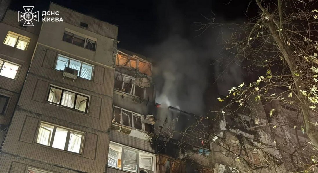 росіяни атакували Київ ракетами й дронами