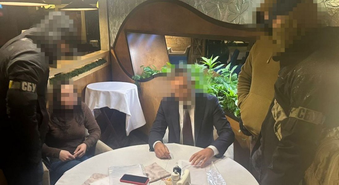 У затримали очільника однієї із політичних партій на хабарі у $160 000