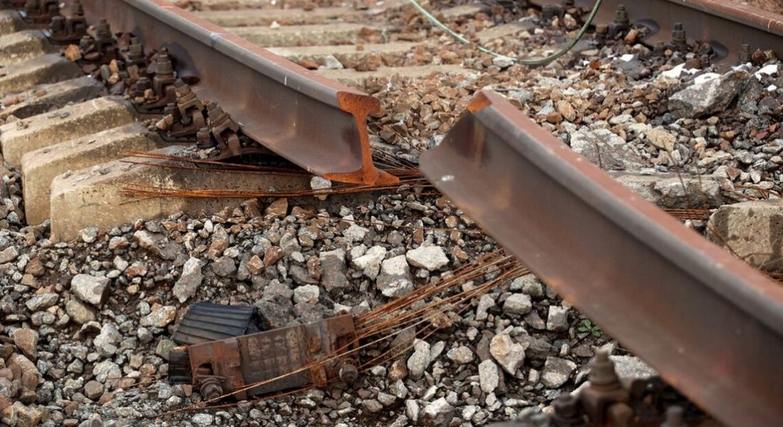 У Польщі підірвали залізницю, якою доставляють допомогу Україні