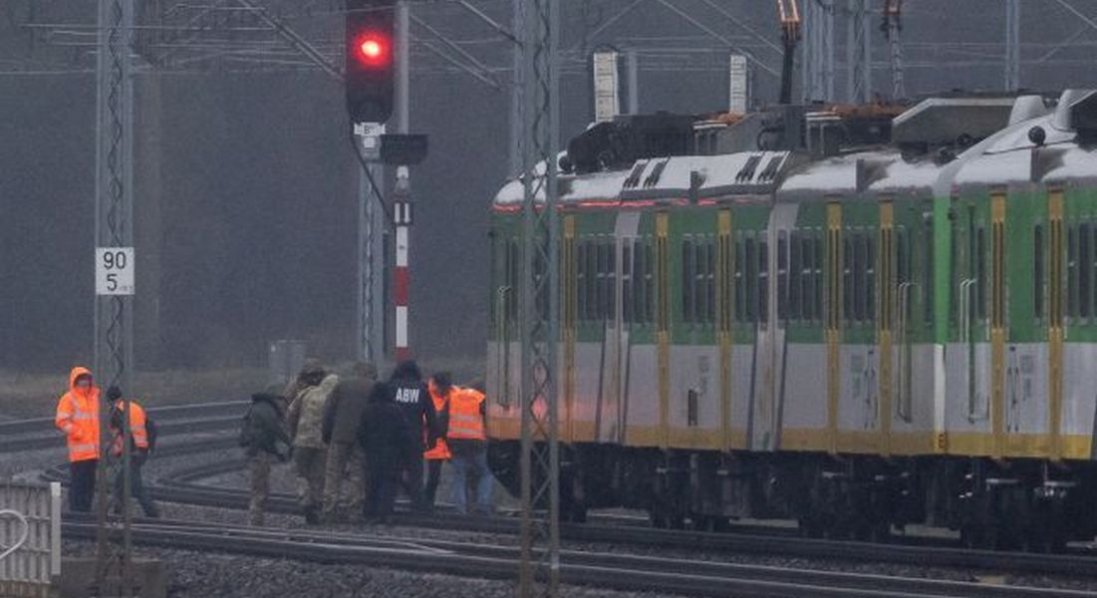 росія причетна до вибухів на залізниці у Польщі, - спецслужби