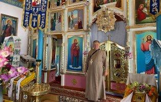 Священник із громадою звели святиню у стінах колишнього магазину