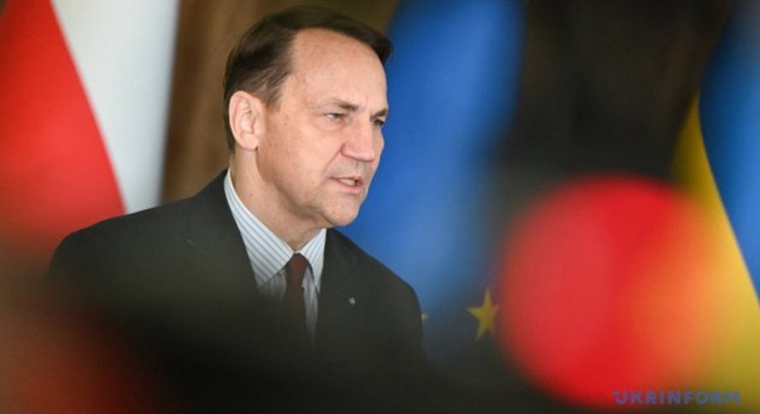 Диверсії на залізниці: Польща закриває генконсульство росії