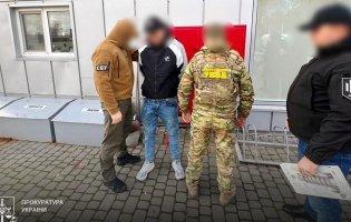 Допомагав переправляти дронами контрабандні цигарки до Польщі: на Волині затримали прикордонника