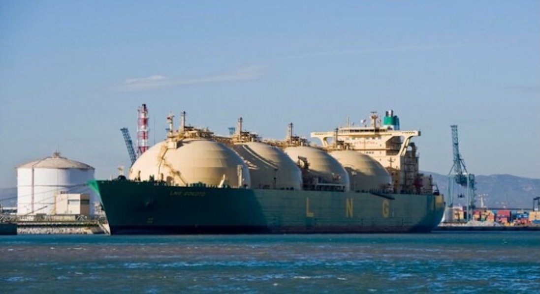 Мільйони барелів російської нафти можуть «застрягнути» посеред океану через санкції