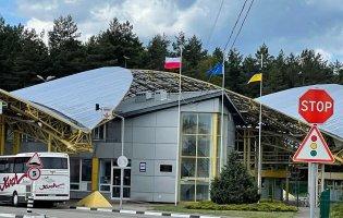 «Усиновив» двох дітей: через «Ягодин» донеччанин хотів незаконно потрапити за кордон