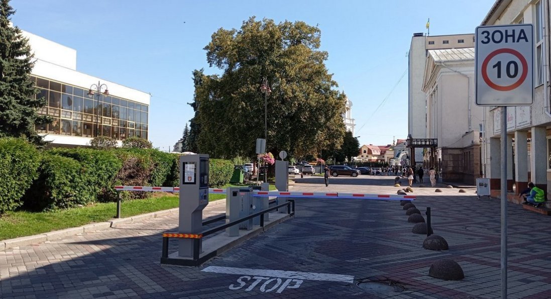Скільки заробляє парковка у центрі Луцька