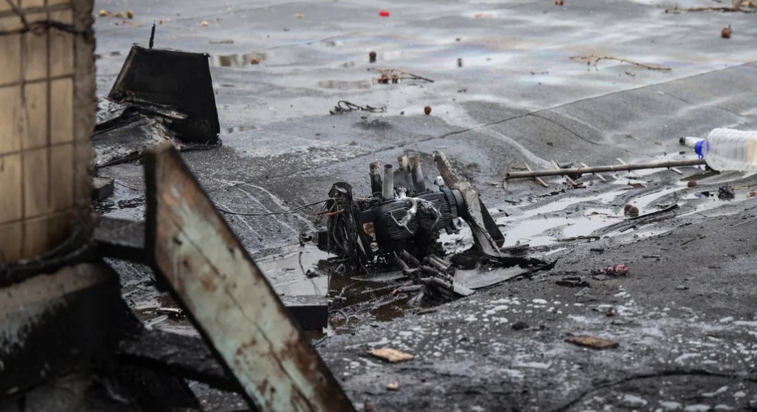 У Миколаєві бойова частина «шахеда» впала на дах багатоповерхівки, але не здетонувала