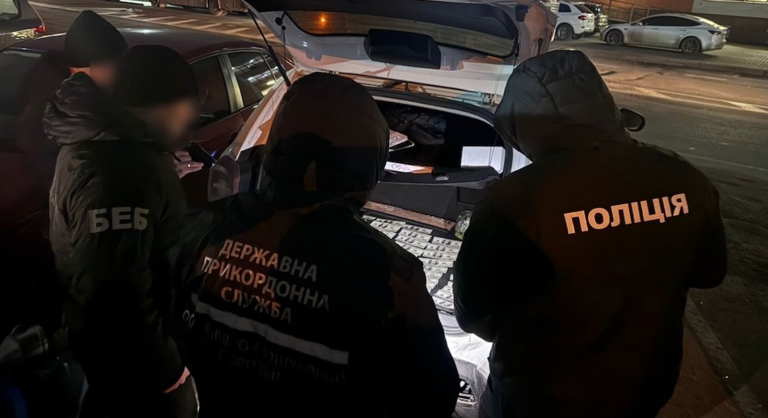 На Волині викрили схему контрабанди авто під виглядом гуманітарної допомоги для війська