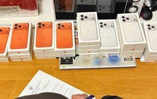 Жителька Волині намагалася незаконно ввезти в Україну понад два десятки iPhone 17 Pro Max