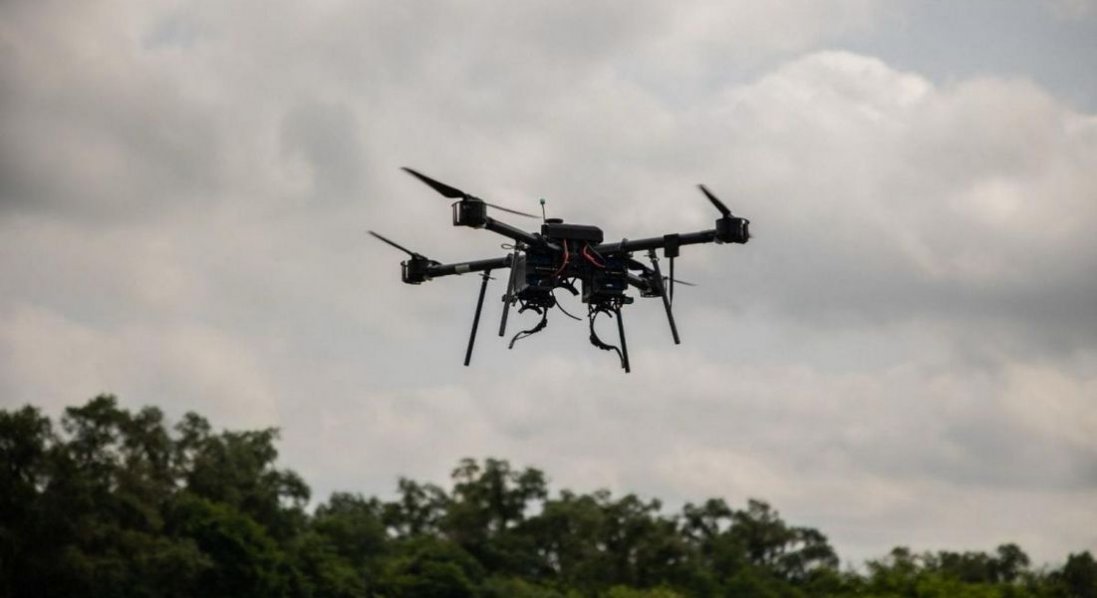 На Львівщині дрон влучив у приватний будинок: тривоги не було