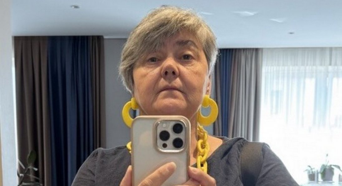У 66 років учителька стала зіркою інтернету