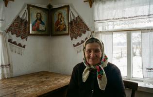 Як бабця Олена собі хрест укорочувала