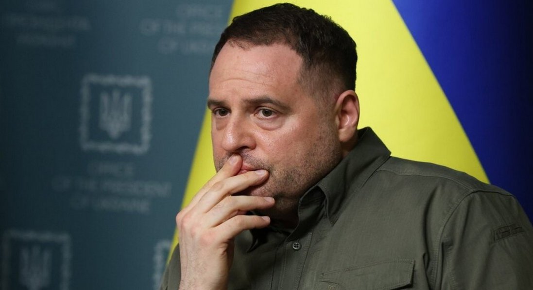 Відставка Єрмака: Подоляка та Лещенка перевели на нові посади