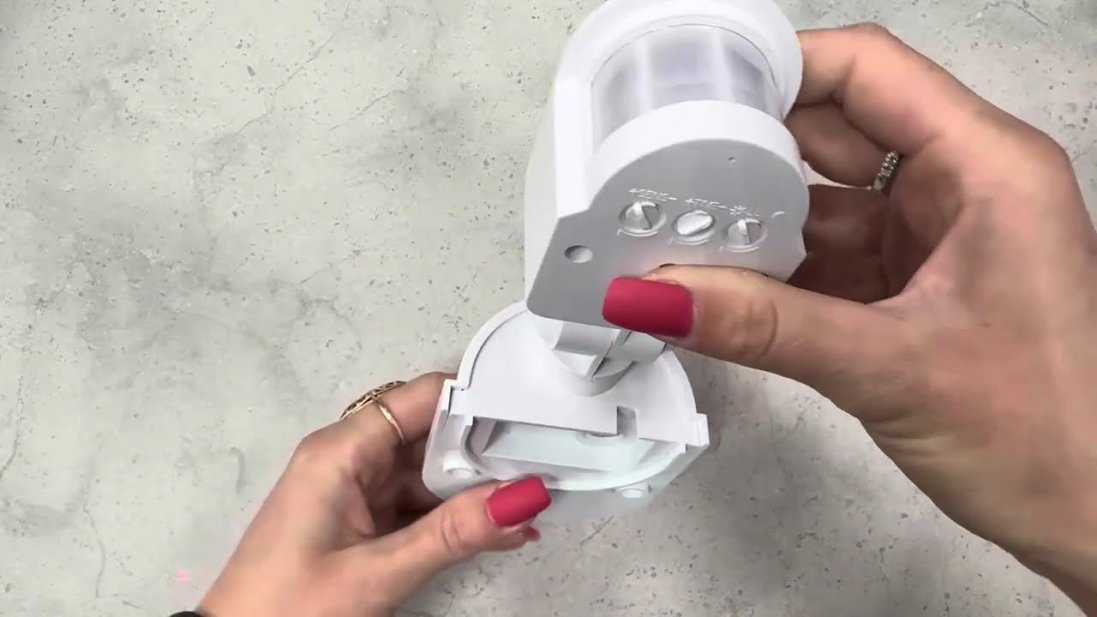 Датчик руху – рішення для автоматичного вмикання світла