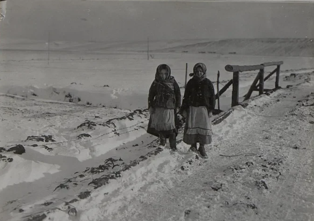 Зима на Волині, діти у волинських селах, 1916 рік. Джерело: Австрійський державний архів.