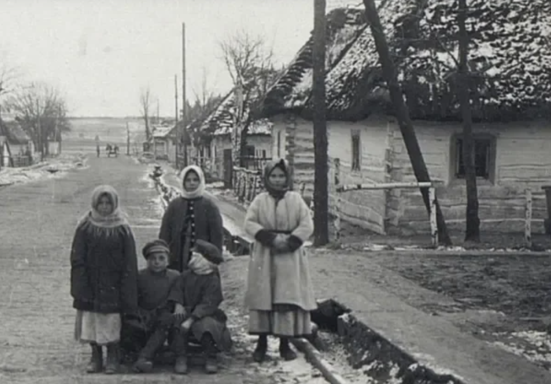 Зима на Волині, діти у волинських селах, 1916 рік. Джерело: Австрійський державний архів.