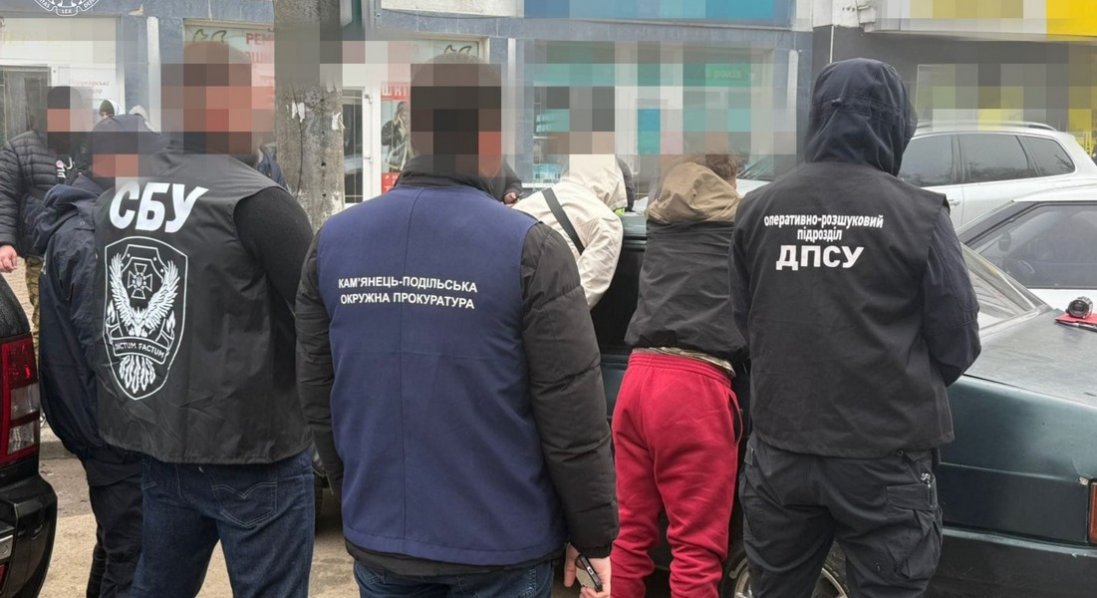 На Хмельниччині двоє 18-річних хлопців за $7 000 переправляли ухилянтів