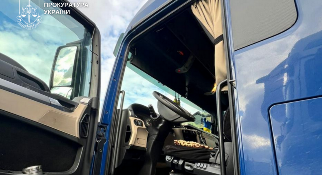 Судять волинянина, який намагався вивезти громадянина в Польщу, сховавши у вантажівці