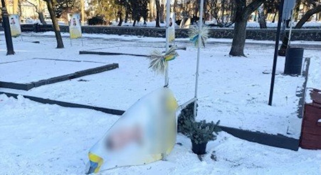 Волинянин зірвав портрети загиблих Героїв на меморіальних банерах