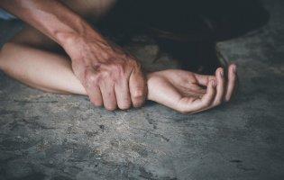 На Сумщині дід 5 років ґвалтував онуку