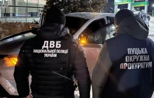 «Вирішував питання» у сервісному центрі МВС на Волині: жителю Рівненщини повідомили про підозру